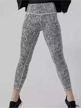 Athleta Ultimate II Stash textured 7/8 tights NWOT